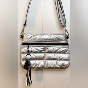 NWT! CITI COLLECTIVE Gallery Clutch - Silver